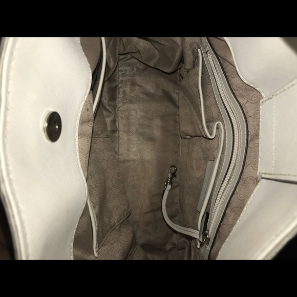 Sold ‼️ White Michael Kors Purse - Picture 2 of 2